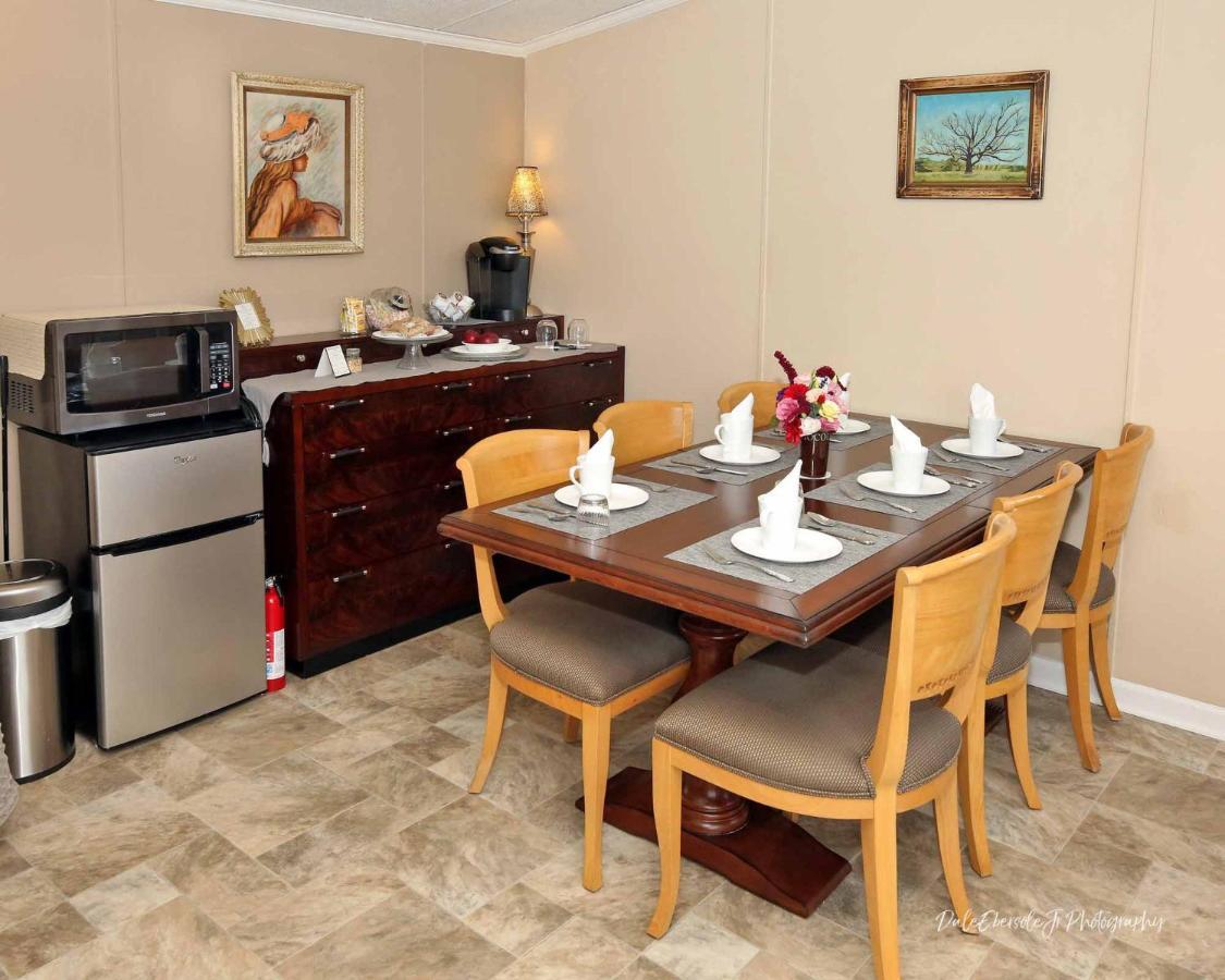 Hertzog Homestead Bed & Breakfast Ephrata Bagian luar foto